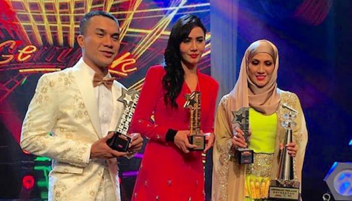 Siti Elizad Dinobat Juara Gempak Star Musim Pertama